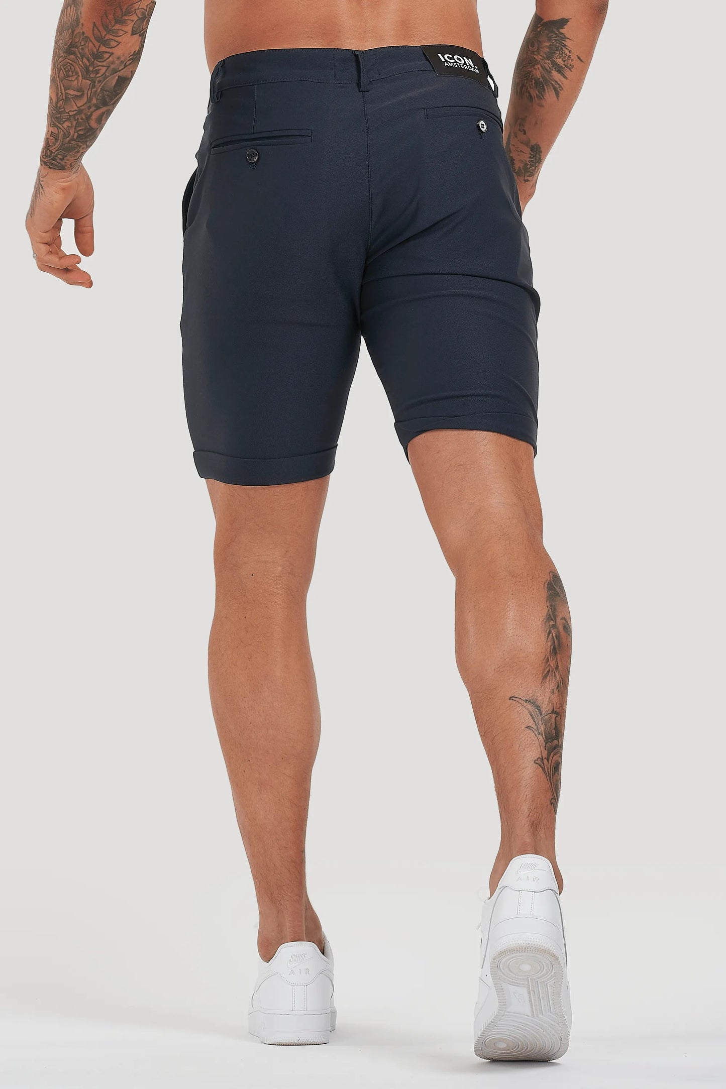 THE AVANI SHORTS - DONKERBLAUW