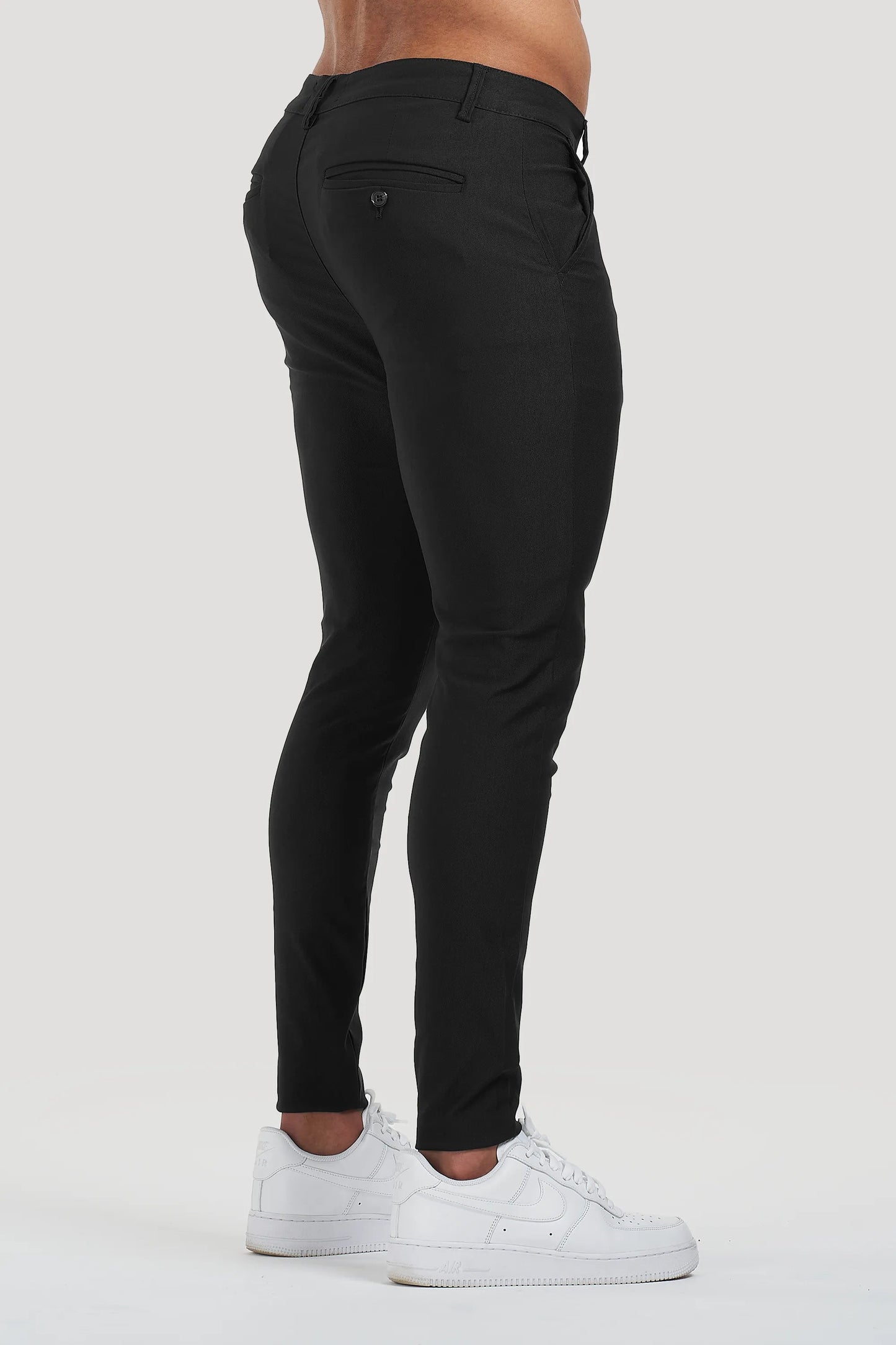 THE AVANI TROUSERS - ZWART