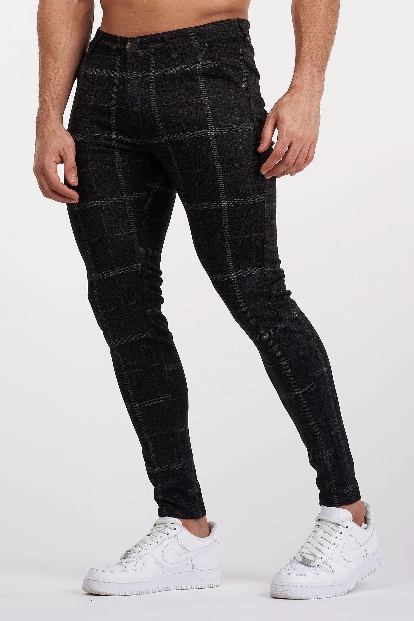 THE IZAYA TROUSERS - ZWART