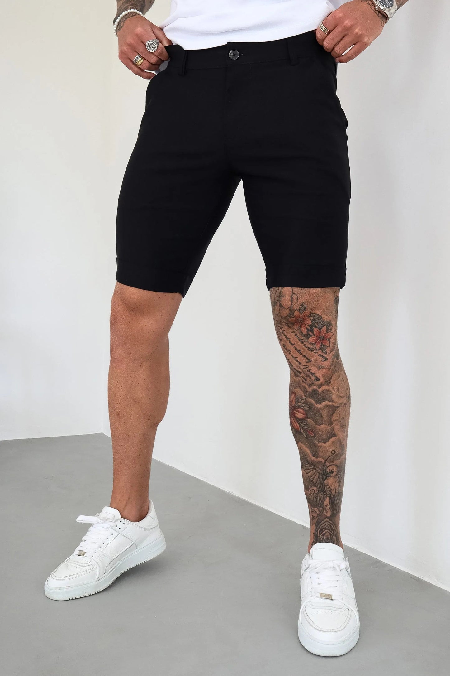 THE AVANI SHORTS - ZWART